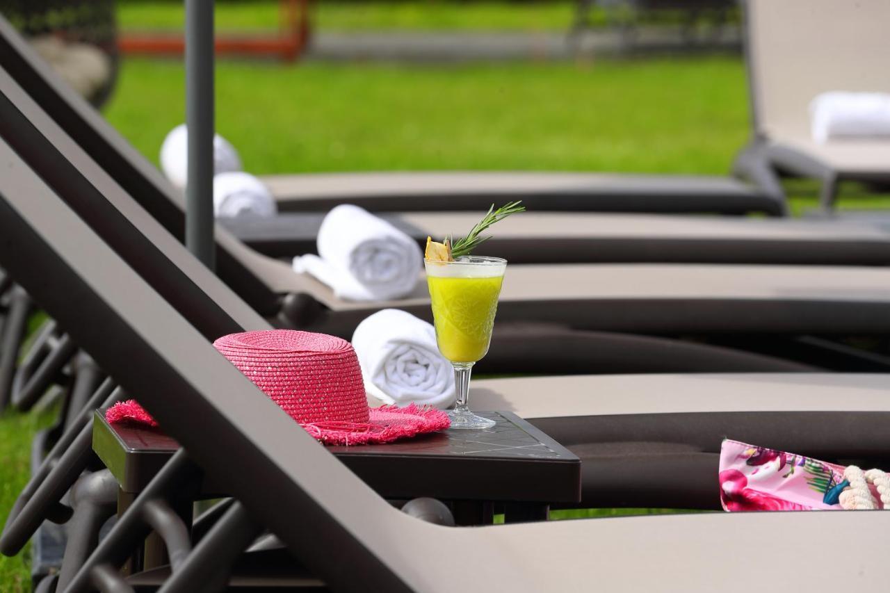 Radisson Blu Resort バコヴェル エクステリア 写真 Pool at the Hotel