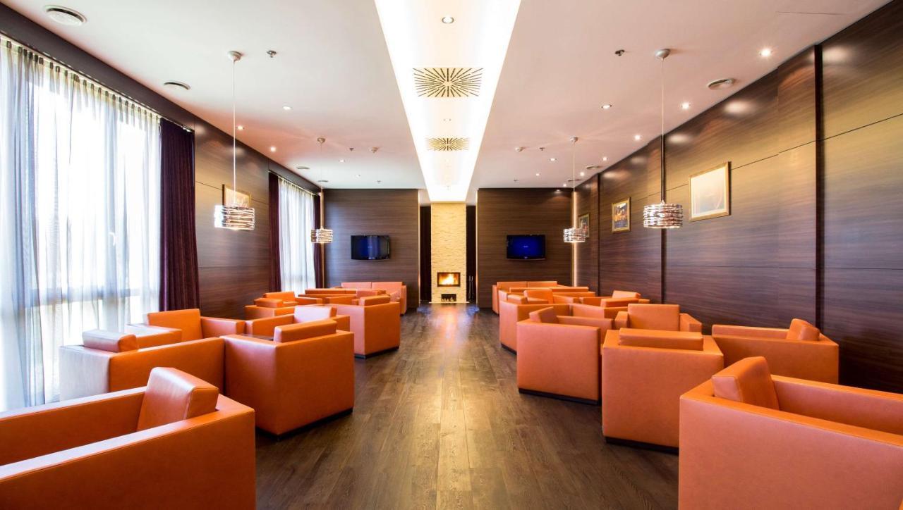 Radisson Blu Resort バコヴェル エクステリア 写真 The lounge at the airport