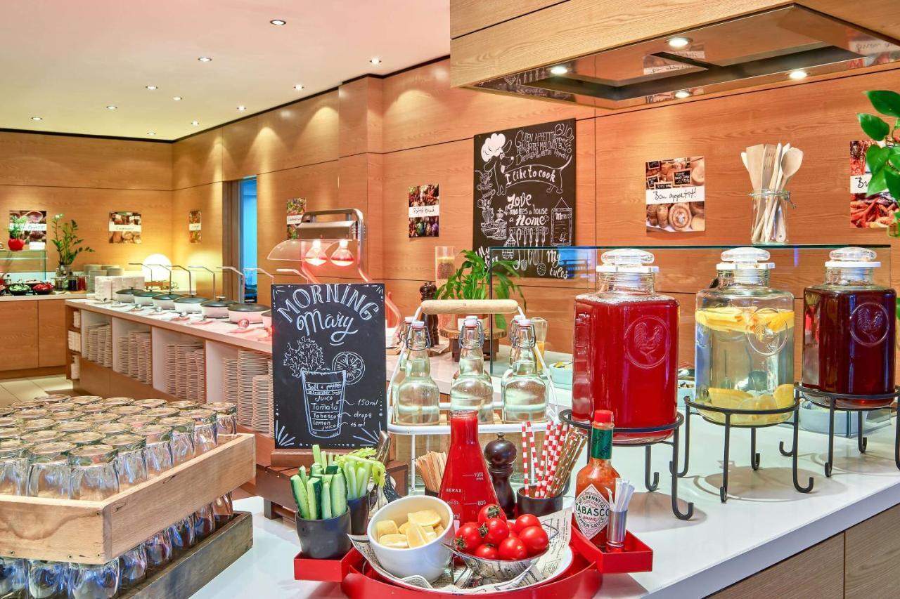 Radisson Blu Resort バコヴェル エクステリア 写真 A typical buffet